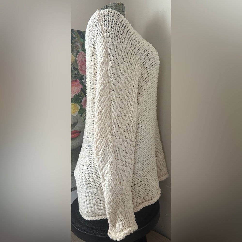FREE PEOPLE PARK SLOPE V NECK OVERSIZED IVORY SWEATER. ROLLED HEM, LIGHTWEIGHT - Picture 9 of 11